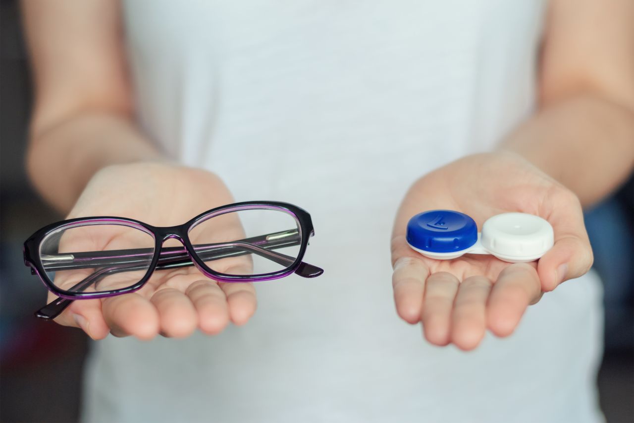 Soczewki kontaktowe kontra okulary / Leczenie kanałowe – jak bolesny jest to zabieg?
