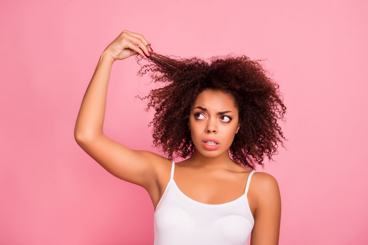 Jak odpowiednio dbać o swoje włosy – o czym powinniśmy pamiętać?