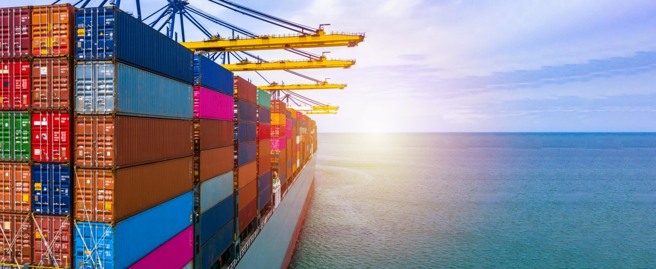 Jakie towary przewożone są transportem morskim?